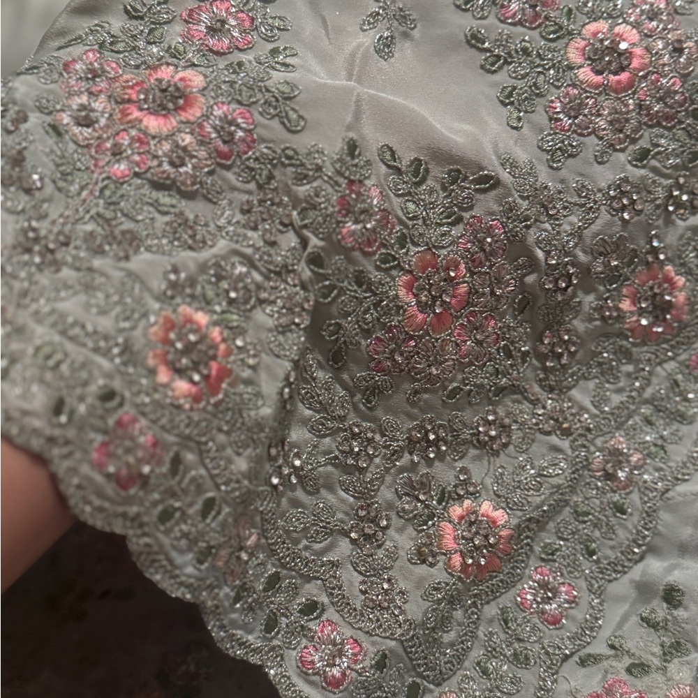 Elegant Floral Embroidered Saree in Green and Pink - Picture 7 of 11